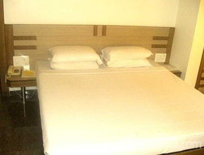 The President Hotel Shivajinagar Pune Eksteriør billede