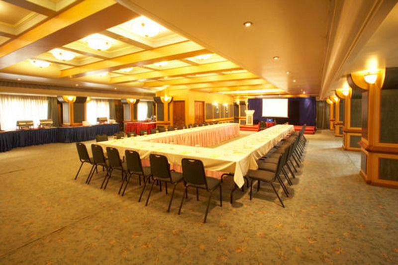 The President Hotel Shivajinagar Pune Eksteriør billede
